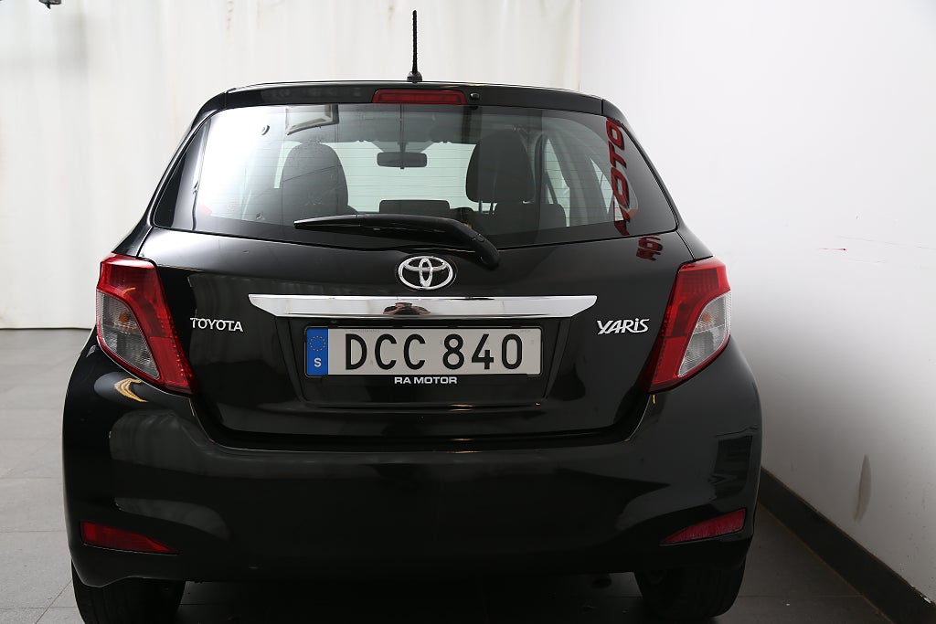 Toyota Yaris 1,33 Dual VVT-i Active 5-dörrar Kamera Motorvärmare 2013