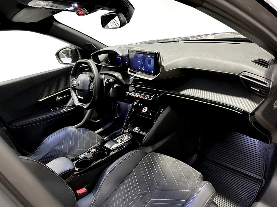 Bild på Peugeot 2008 GT 1.2 PT 130hk Aut B-KAMERA CARPLAY
