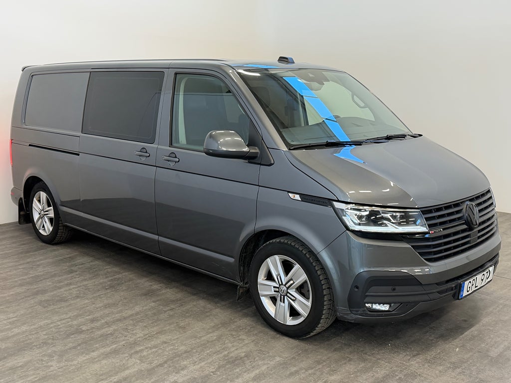 Volkswagen Transporter Kombi 2.0TDI 199hk 4M Läder/Cockpit/Värme i skåp MOMS