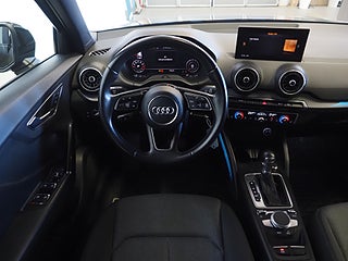 Kombi Audi Q2 16 av 22