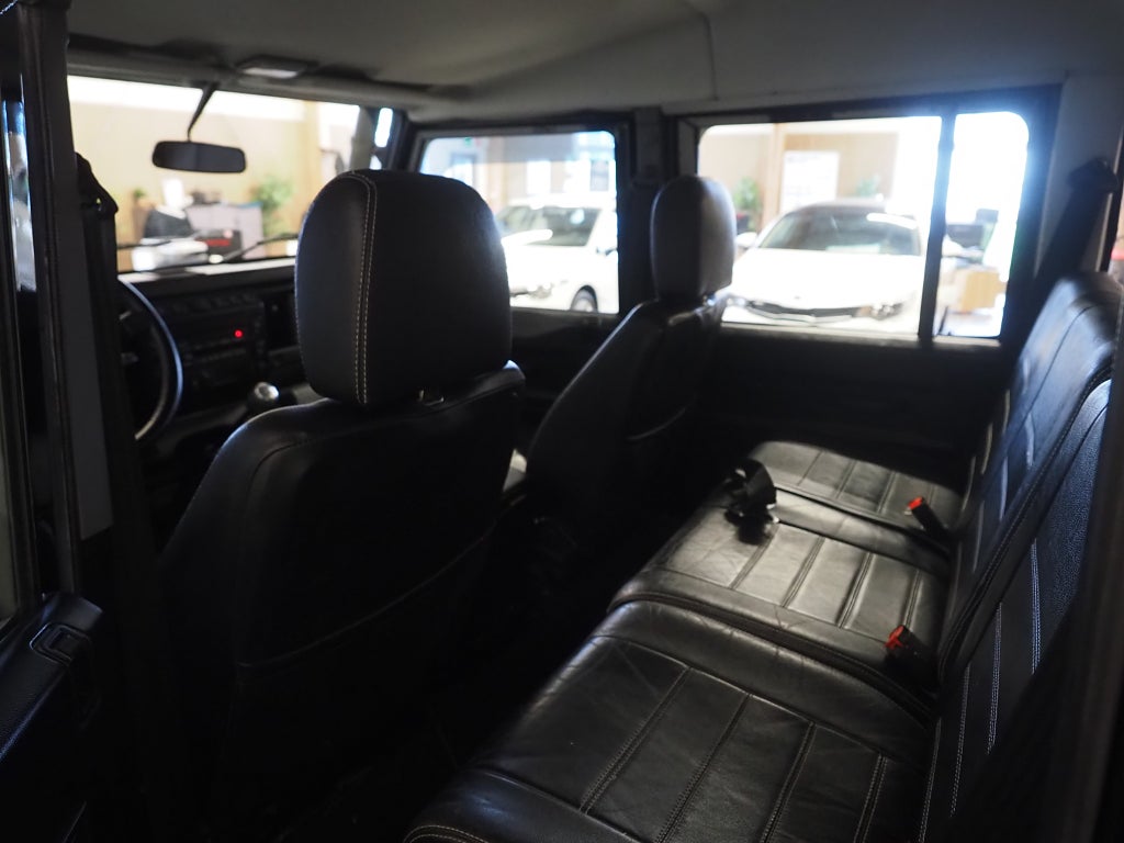Land Rover Defender 110 4x4 TD5 Black Edition Snorkel Extraljus Drag Pick-U 2002