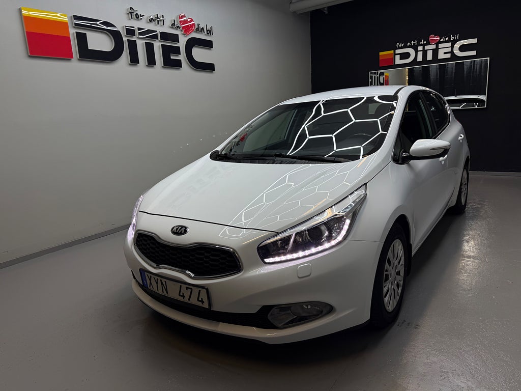 Kia Ceed cee'd 1.6 CRDi EX Comfort,13000mil, en ägare.Nybesiktig