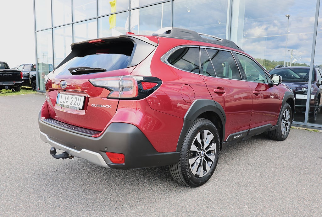 Subaru Outback TOURING 2.5 169hk XFuel 4WD Dragkrok Låg skatt