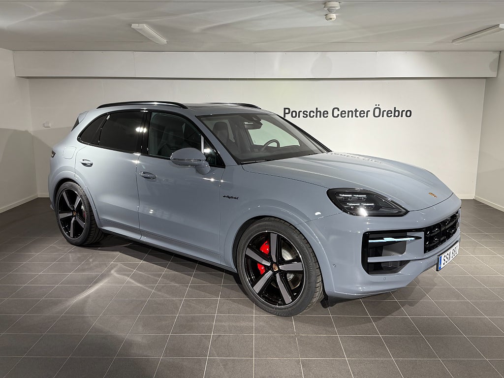 Porsche Cayenne S E-Hybrid "Sportig höstkampanj"