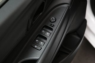 Halvkombi Hyundai i20 15 av 19