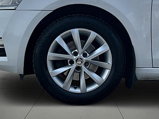 Skoda Octavia Kombi 1.5 TSI Sov-däck/Kamera/P-sens/Skinn/Lågskatt