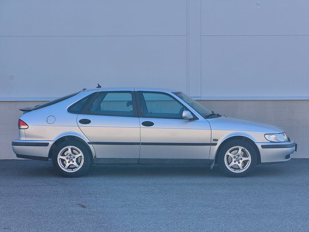 Saab 9-3 5-dörrar 2.0 T lågmilare