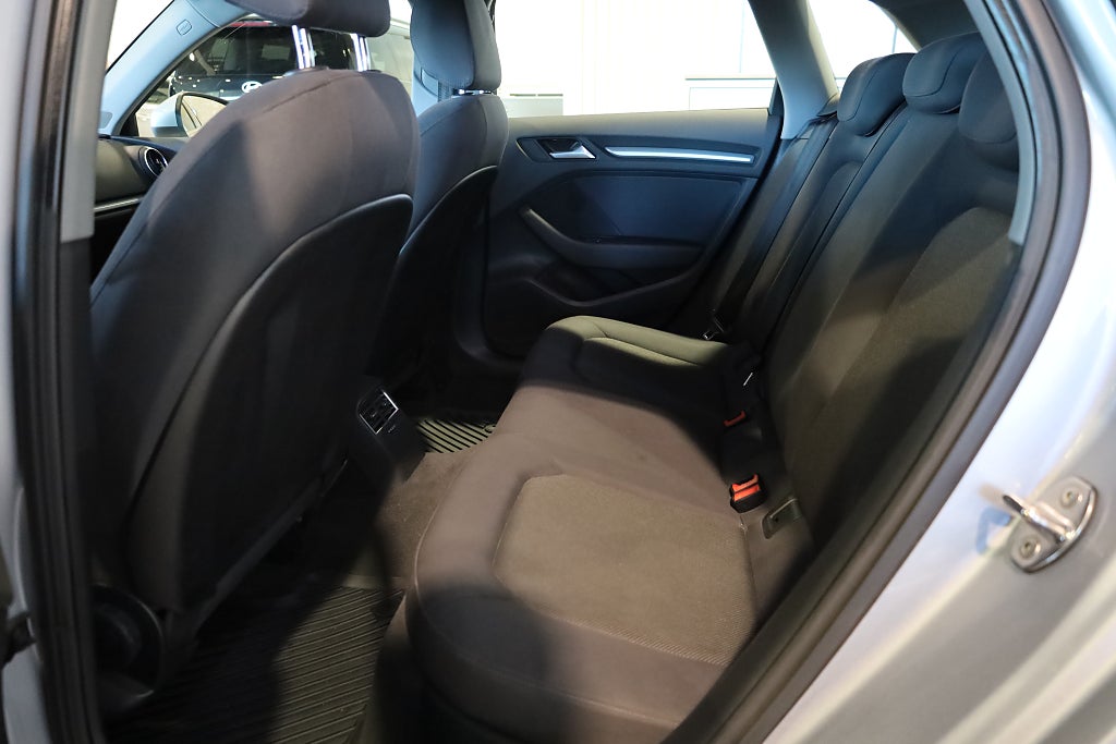 Audi A3 116hk Sportback 1.0 TFSI Comfort Drag PDC Blåtand 2017