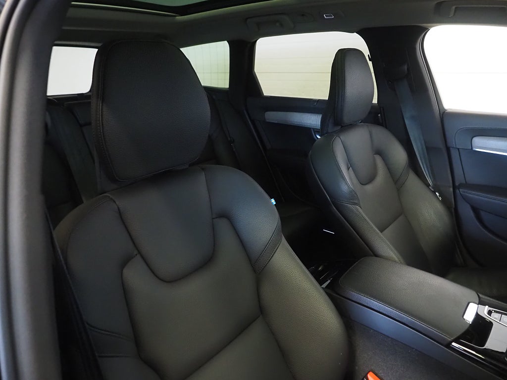 Volvo V90 Recharge T6 AWD Inscription Skinn Drag Pano Orrefors 2022