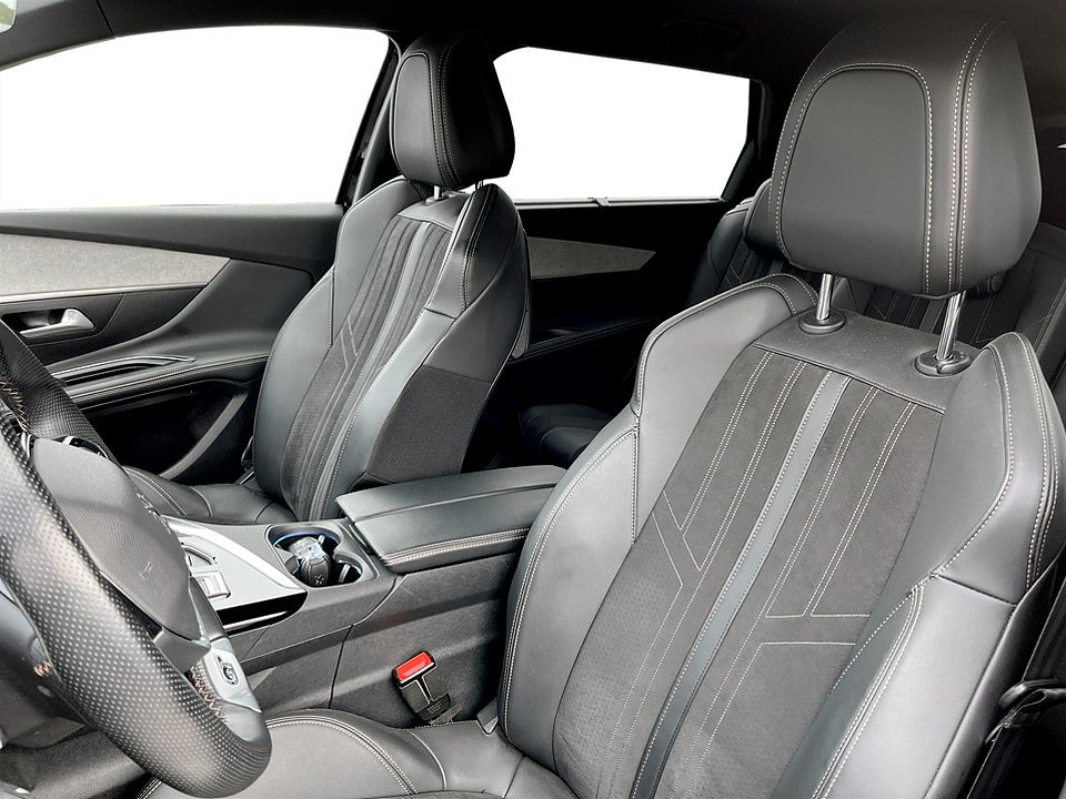 Bild på Peugeot 5008 GT 1.2 PT 130hk Aut 7-SITS B-KAMERA CARPLAY