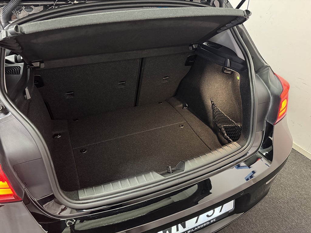 BMW 116d 2016 - miniatyr 11