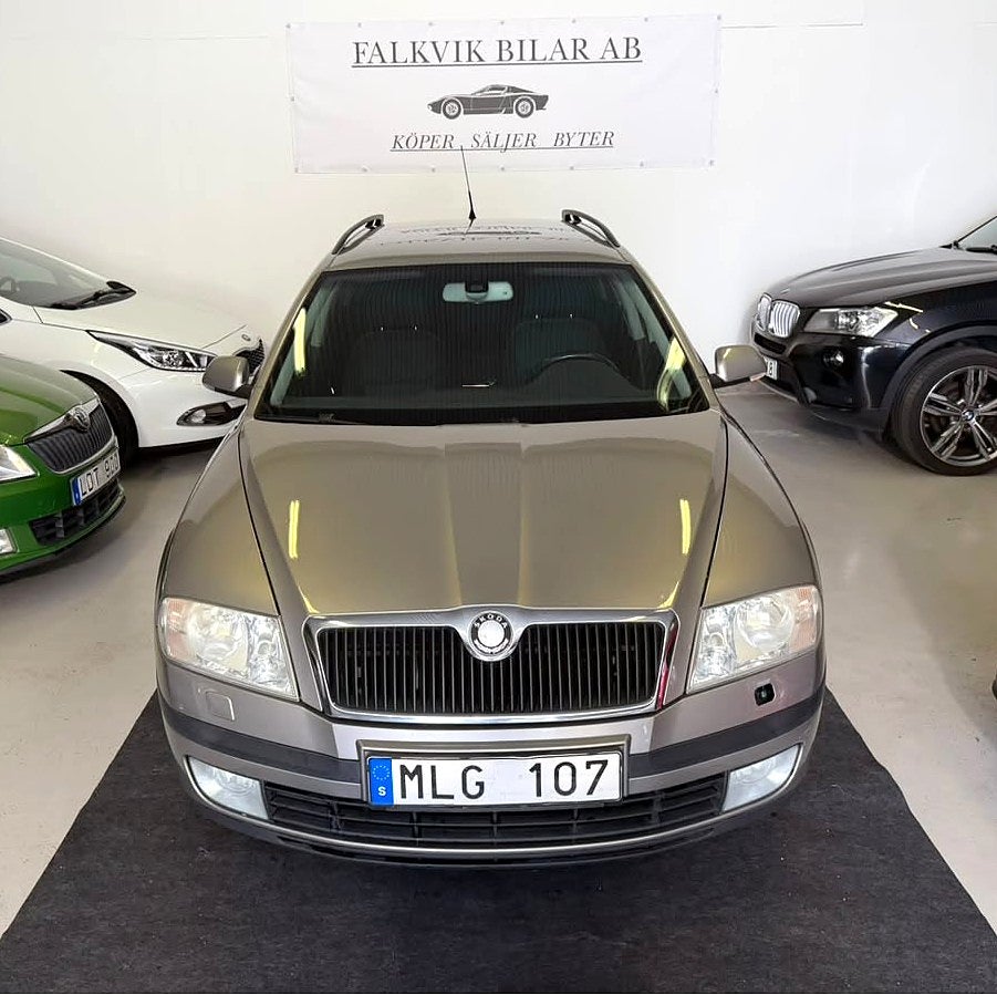 Skoda Octavia Kombi 2.0 FSI TipTronic Euro 4/ välservad / Bes / Drag