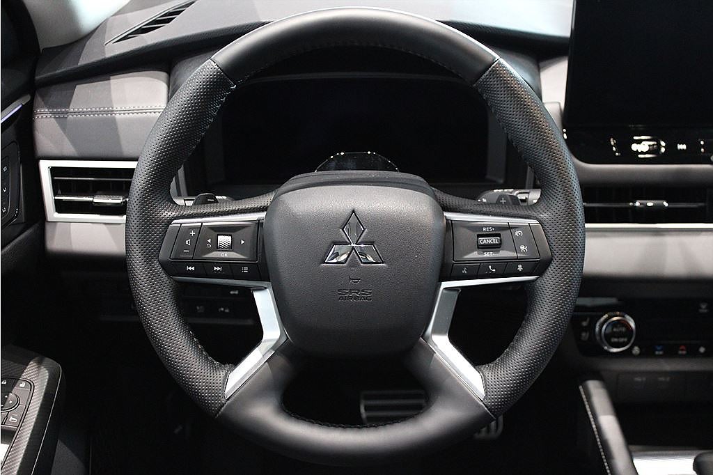 Bild på Mitsubishi Outlander Instyle PHEV Aut 4WD - DEMO