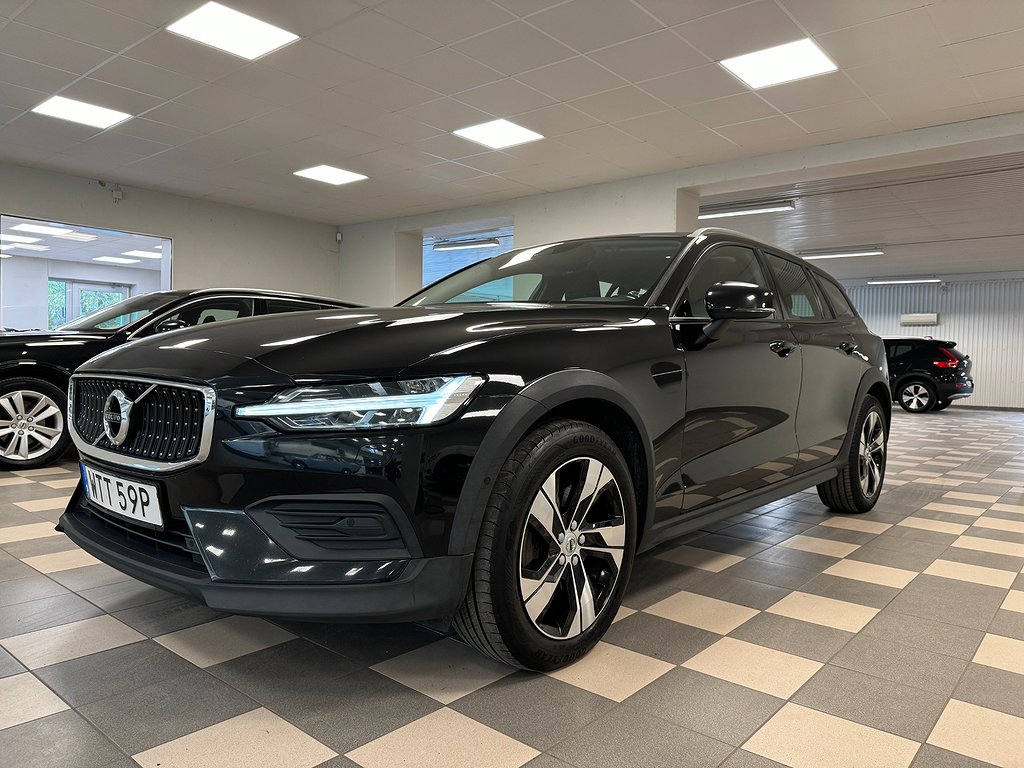 Volvo V60 Cross Country D4 AWD CarPlay Drag VOC Kamrembytt Geartronic