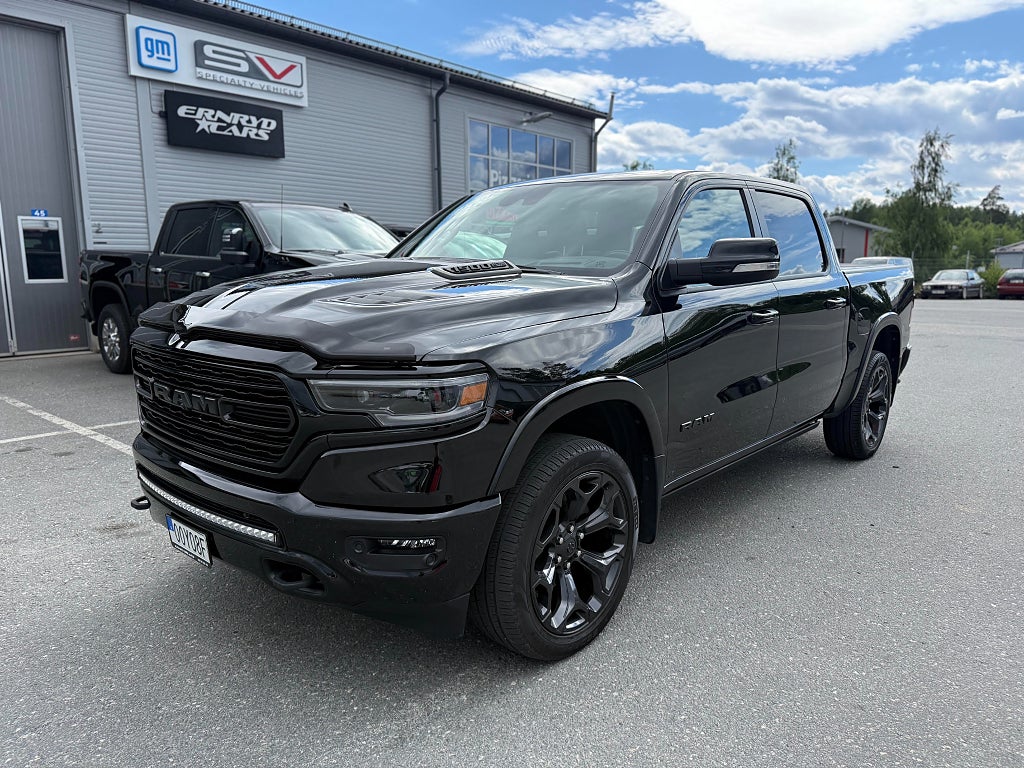 RAM 1500 Crew Cab 5.7 V8 HEMI Limited Night Edition 1 ägare