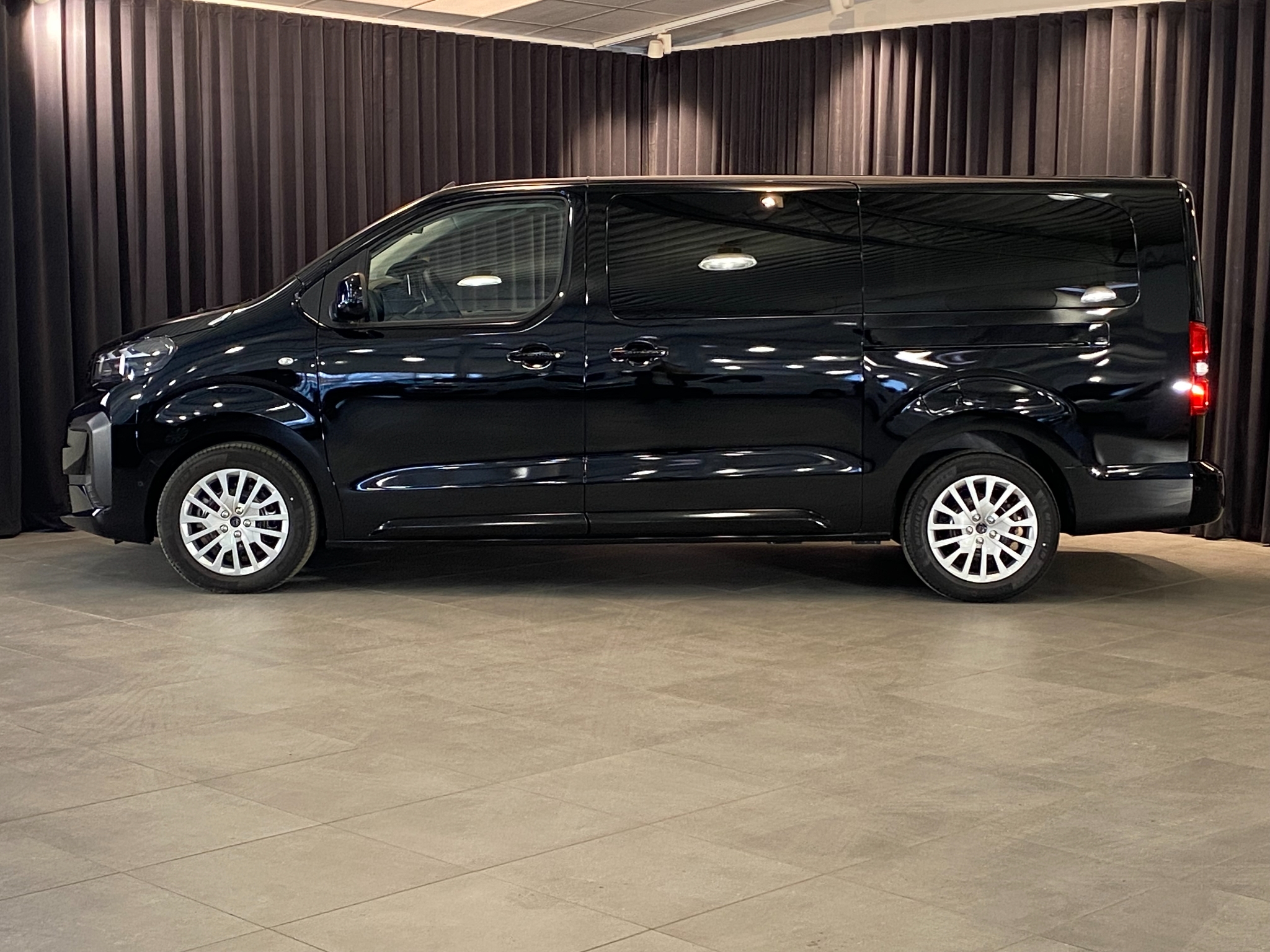Peugeot Traveller 2026, bild 5/104