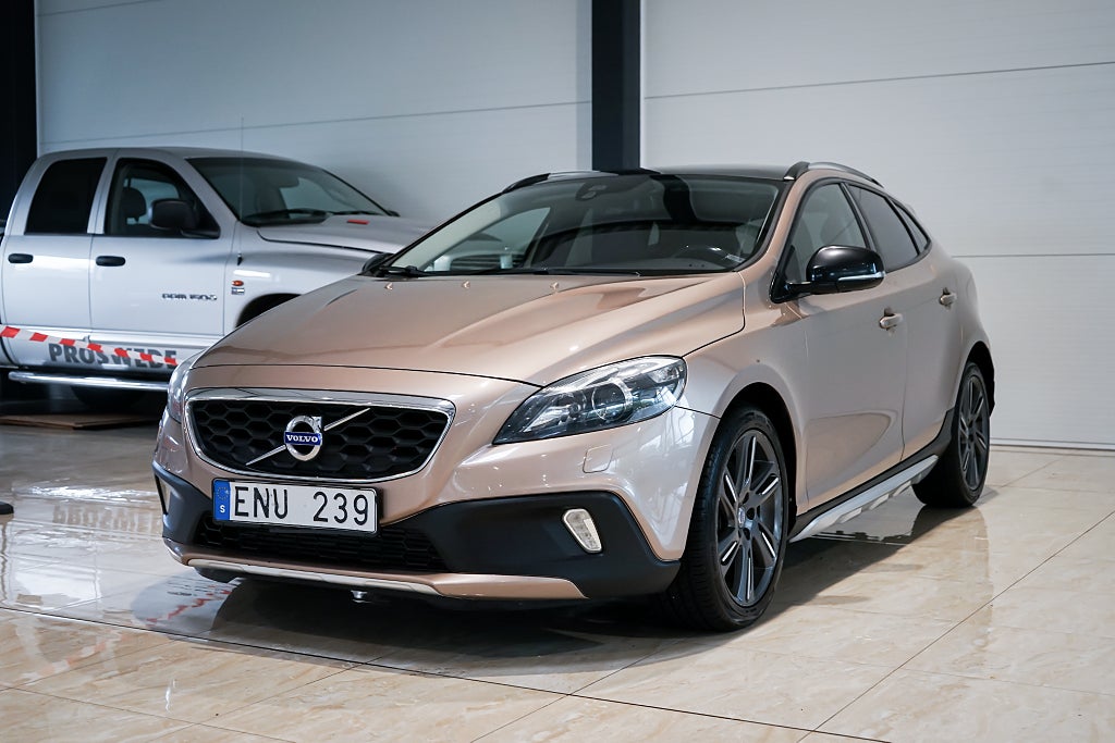 Volvo V40 Cross Country D3 Polestar Optimisation Momentum 177hk Drag Pano Navi