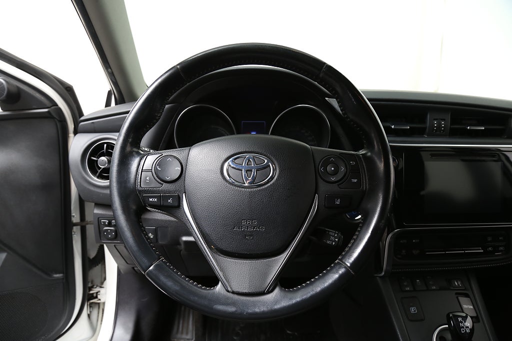 Toyota Auris Touring Sports Hybrid e-CVT Comfort 136hk 2018