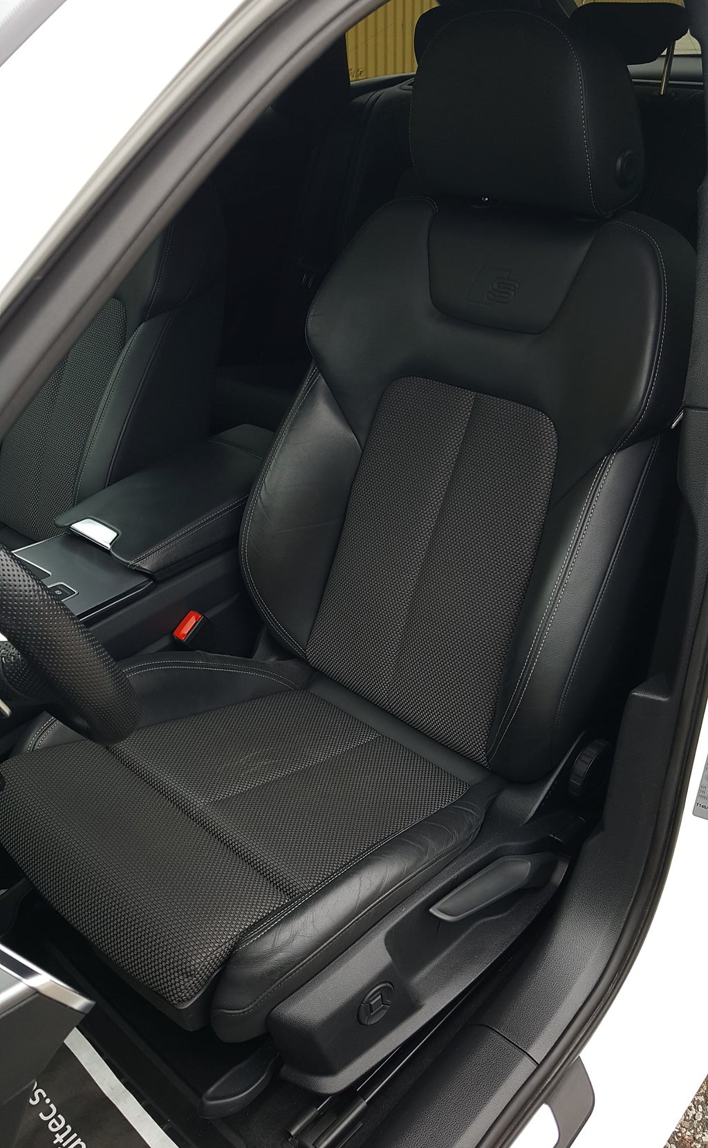 Audi A6 2020 - miniatyr 24