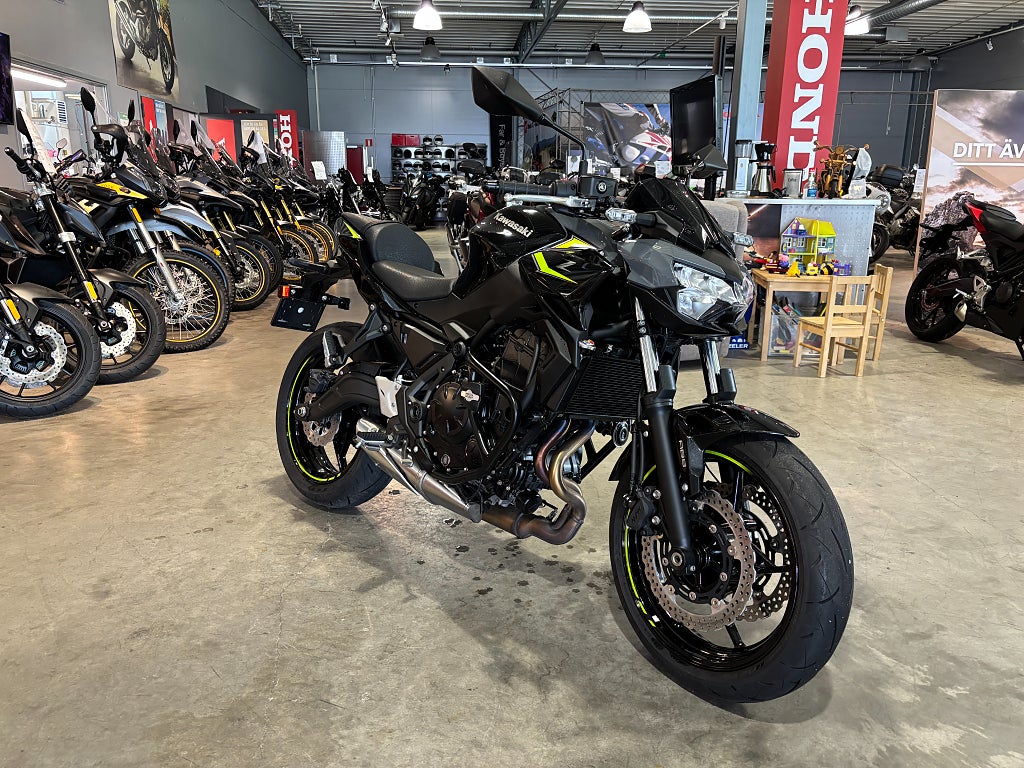 Kawasaki Z650 #Endast 605 mil# 