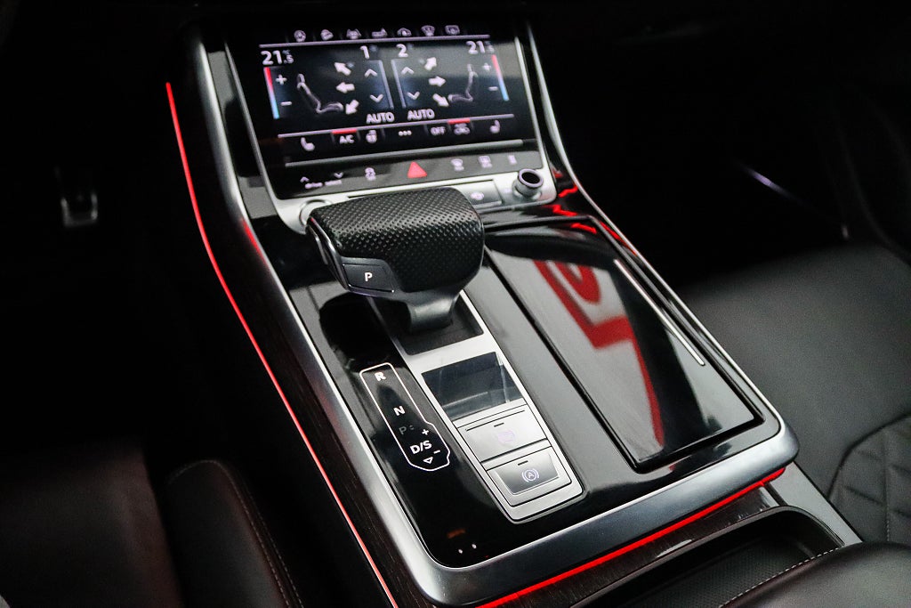 Audi Q8 50 TDI Quattro S Line Matrix B&O Panorama Dragkrok