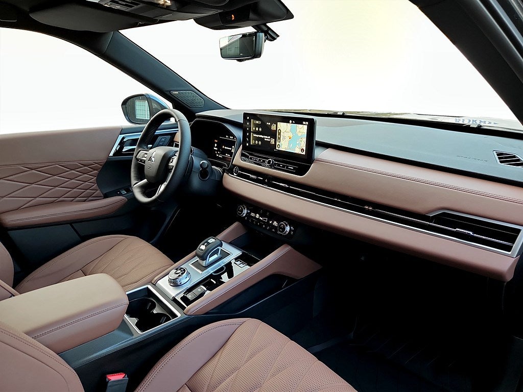 Bild på Mitsubishi Outlander Instyle+ Plug-In Hybrid 4WD - DEMO