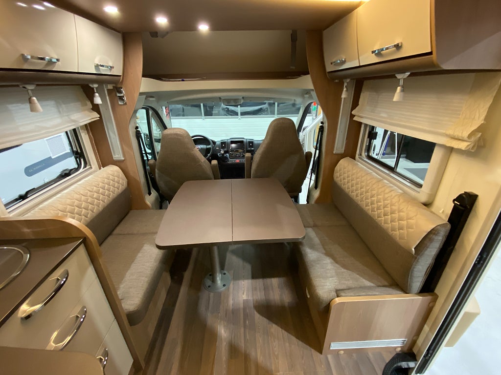 Bürstner Lyseo T 736 / Taksäng / Elpatron / Duo-control - Bürstner