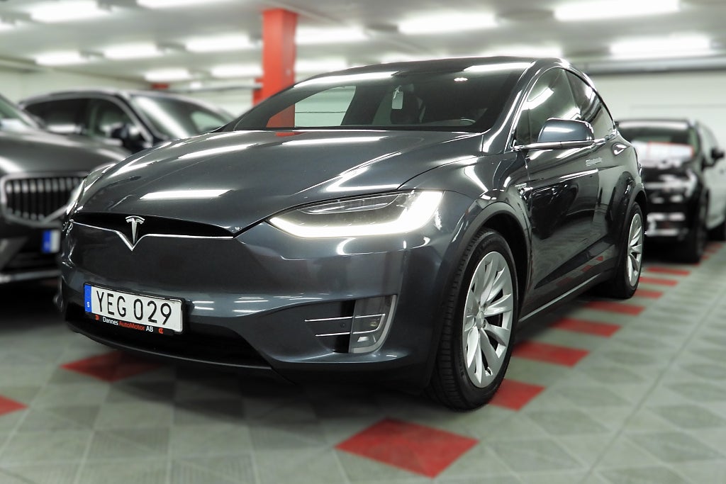 Tesla Model X 2016