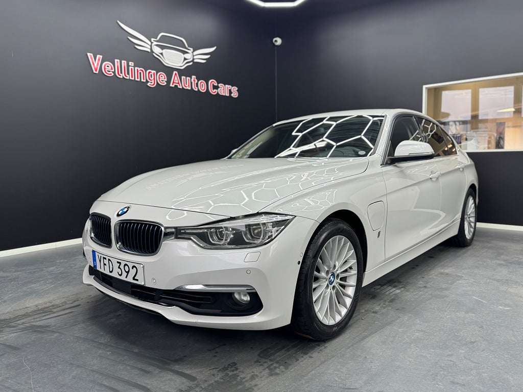 BMW 330e Sedan Steptronic Luxury Line