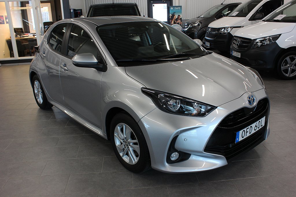 Toyota Yaris Hybrid CVT Active V-Hjul 5D 