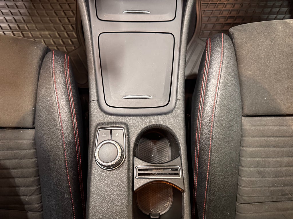 Mercedes-Benz GLA 2016 - miniatyr 22