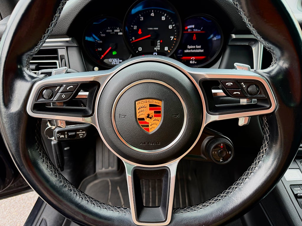 Porsche Macan PDK Base|Sport Chrono|21"|Värmare|CarPlay|BOSE|Panorama