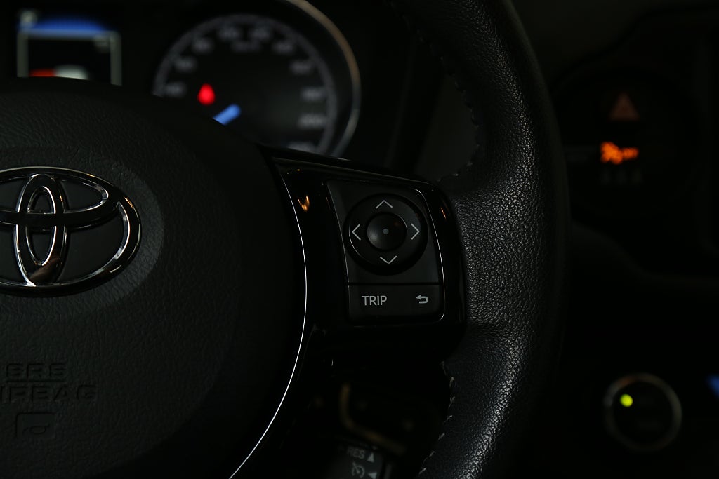 Toyota Yaris Hybrid e-CVT Active Kamera Farthållare Bluetooth