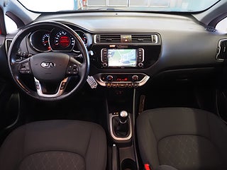 Halvkombi Kia Rio 13 av 21