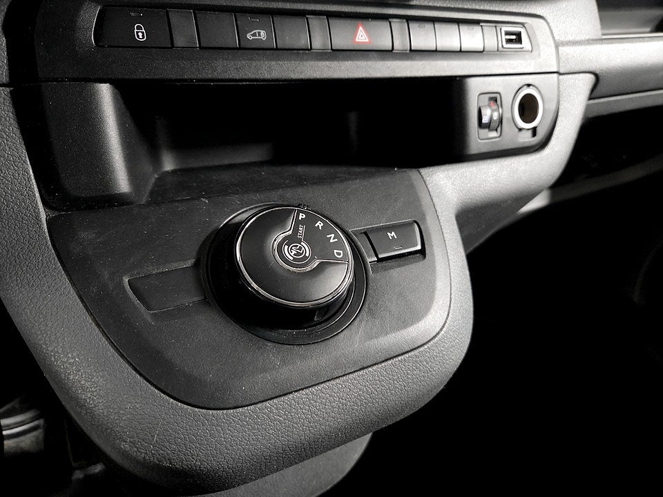 Bild på Peugeot Expert PRO 2.0 BHDi 180hk Aut L3 - DRAG, BACKSENSORER