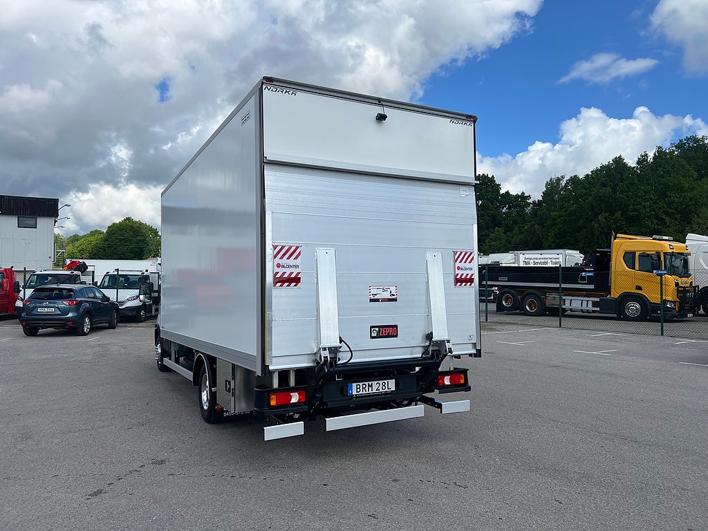 Iveco Daily 72C14G A8 CNG Skåpbil med Z-Lift