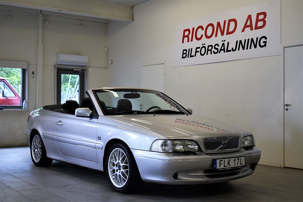 Volvo C70 2,0 TURBO CAB LÄDER LÅGMIL MKT FIN BIL