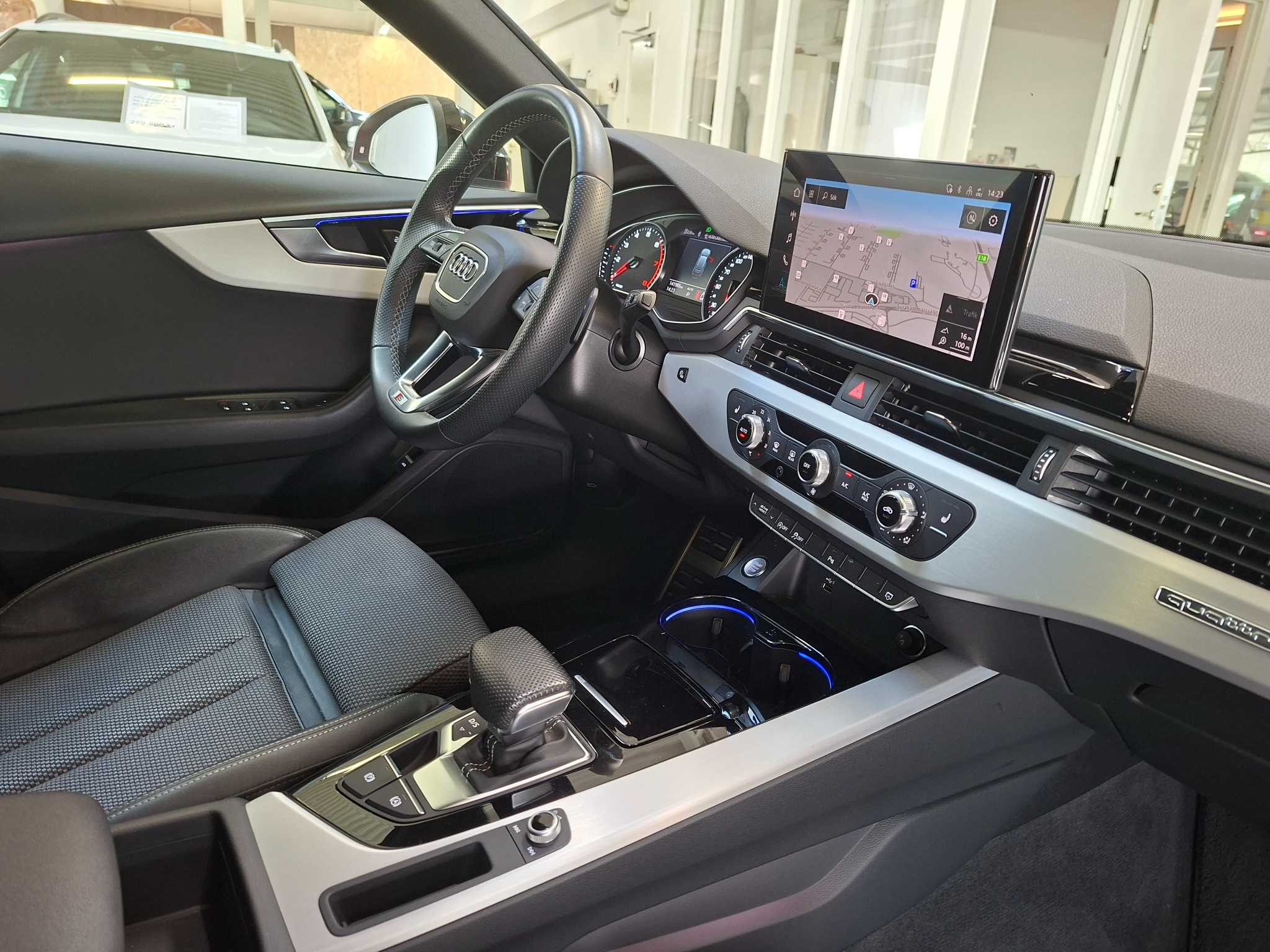 Audi A4 2023, photo 7/49
