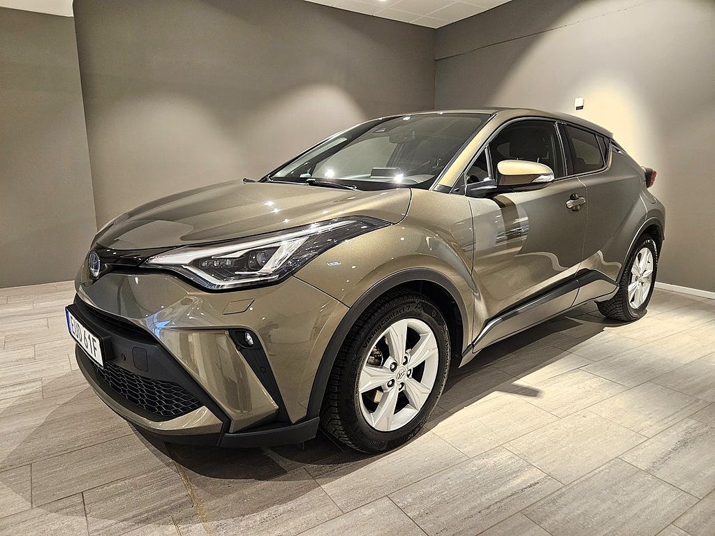 Toyota C-HR Hybrid 184hk Executive V-hjul Backkamera