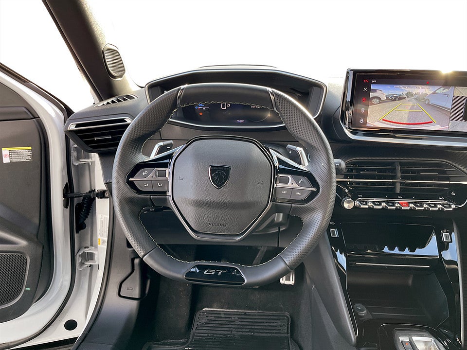 Bild på Peugeot 2008 GT 1.2 PT 130hk Aut B-KAMERA CARPLAY