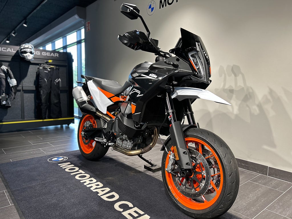 KTM 890 SMT /Techpack / Endast 671 mil / Nya däck