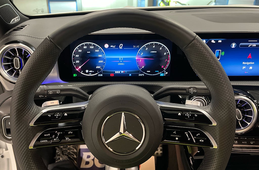 Mercedes-Benz CLA 200 AMG Premium Glastak 19tum Burmester Vinterpkt - bild 11