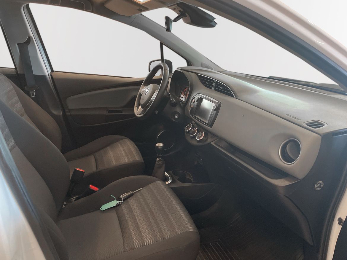 Toyota Yaris 2016, bild 7/48