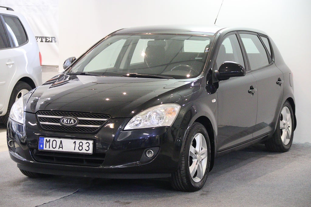 Kia Ceed cee'd 1.6 CVVT EX NY BESIKTAD NY SERVAD M-Värme