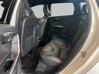 Volvo XC60 D4 AWD R-Design Panorama/Dvärm/Navi/Skinn