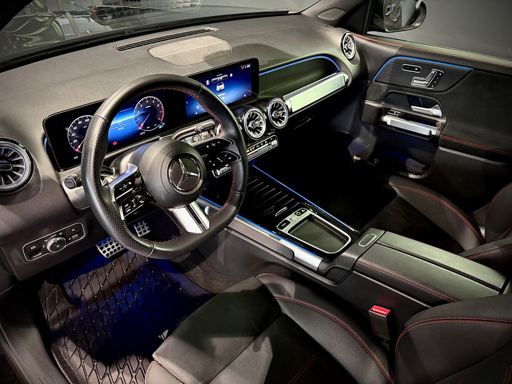 Mercedes-Benz GLB 200 AMG Premium 7sits Värmare Elstolar Drag - bild 11