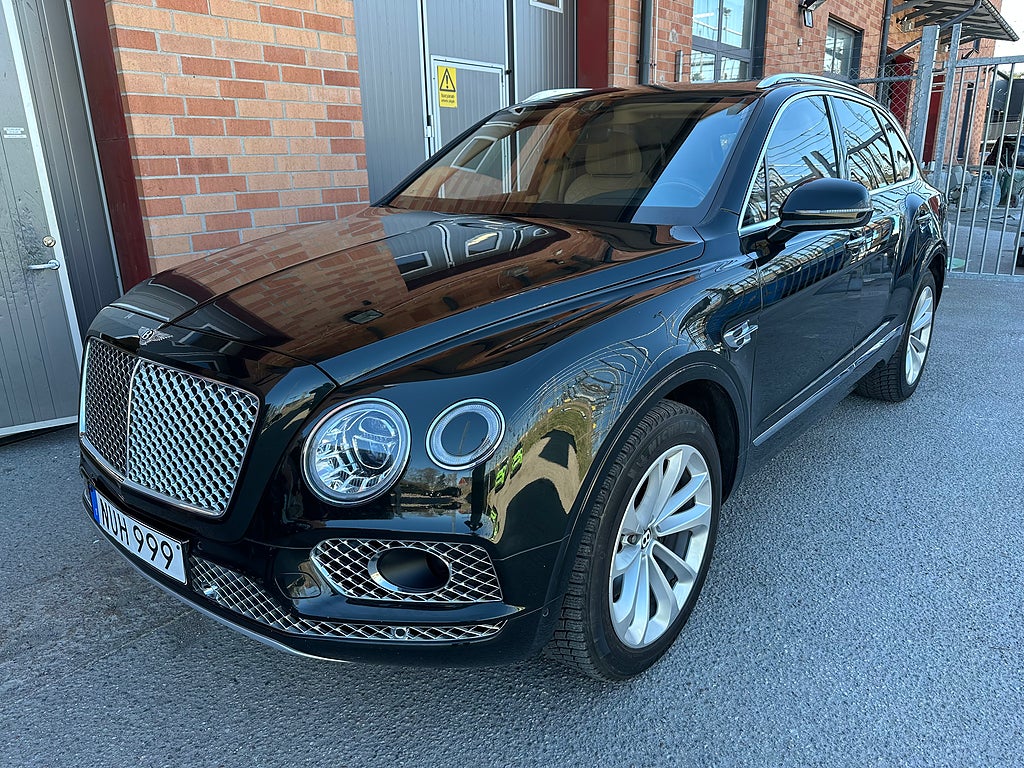 Bentley Bentayga 6.0 W12 Touring, City Specification, Sv såld, Nyservad