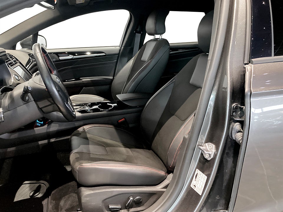 Bild på Ford Mondeo ST-Line Hybrid 187hk Aut DRAG B-KAMERA ELSTOL