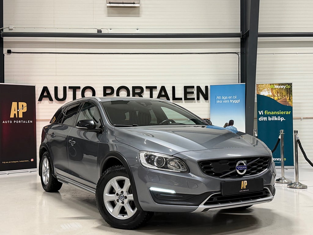 Volvo V60 Cross Country D3 Geartronic Momentum | Backkamera | PDC |Värmare|Drag
