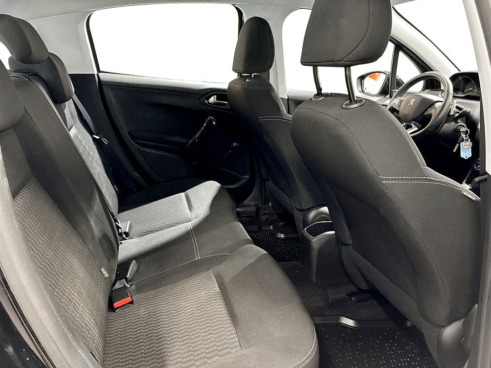 Bild på Peugeot 208 Active 1.2 PT 82hk Aut BLUETOOTH FARTHÅLLARE